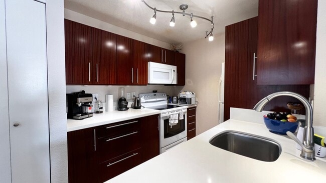 property at 480 Kenolio Rd