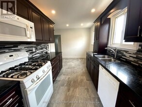 973 Mink St in Pickering, ON - Building Photo - Building Photo