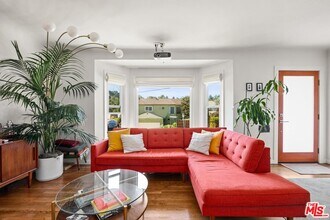 4128 Aguilar Way in Los Angeles, CA - Building Photo - Building Photo