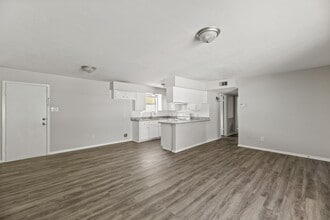 112 Laurie Ln in Willis, TX - Building Photo - Building Photo