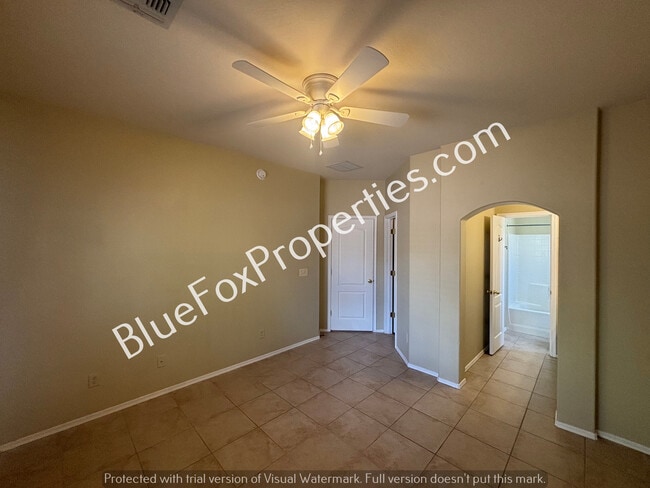 5389 N Willow Thicket Way in Tucson, AZ - Foto de edificio - Building Photo