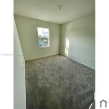 2663 SE 28th St in Homestead, FL - Building Photo - Building Photo