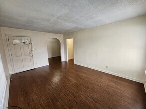 3700 Meadowbrook Dr in Fort Worth, TX - Building Photo - Building Photo