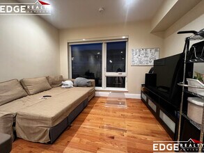 9 Glencoe St, Unit 202 in Boston, MA - Foto de edificio - Building Photo