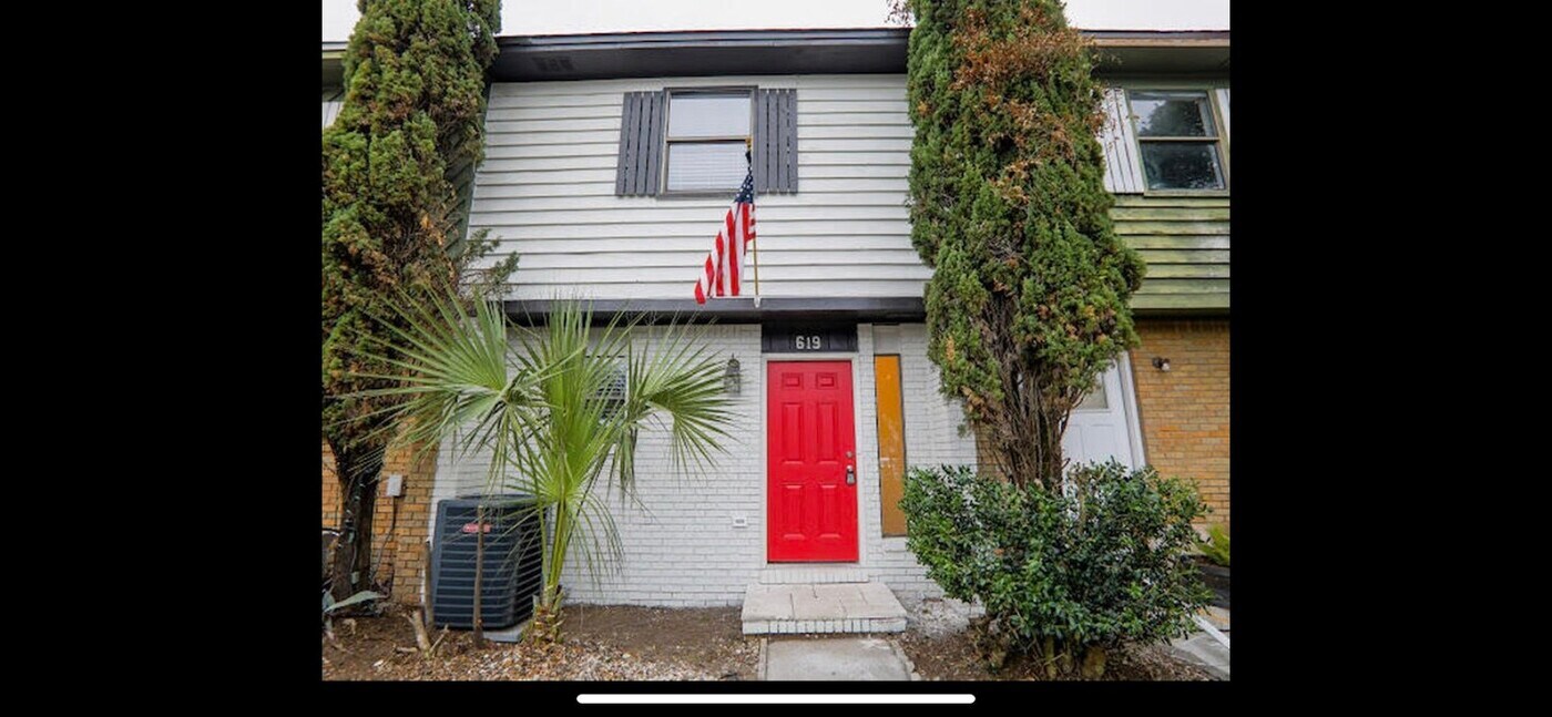 619 Sandalwood Dr in Destin, FL - Building Photo