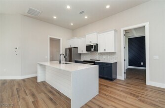 4124 NW 20th Terrace in Cape Coral, FL - Building Photo - Building Photo