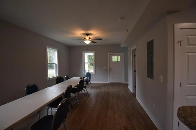 1907 Grayson St in North Charleston, SC - Building Photo - Building Photo