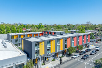 2424 Binnen Ln in Sacramento, CA - Foto de edificio - Building Photo