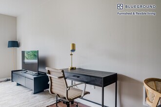 2690 152nd Ave NE in Redmond, WA - Foto de edificio - Building Photo