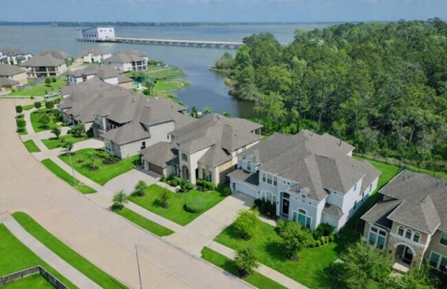 property at 13236 Tracewood Hills Ln