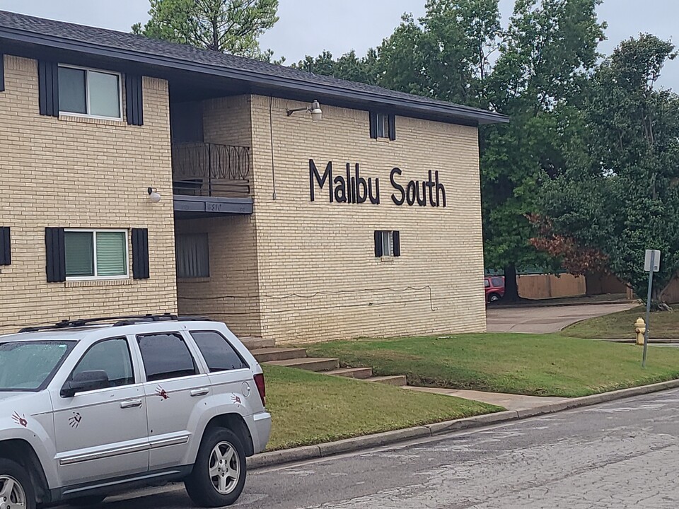 Malibu Apartments in Tulsa, OK - Foto de edificio