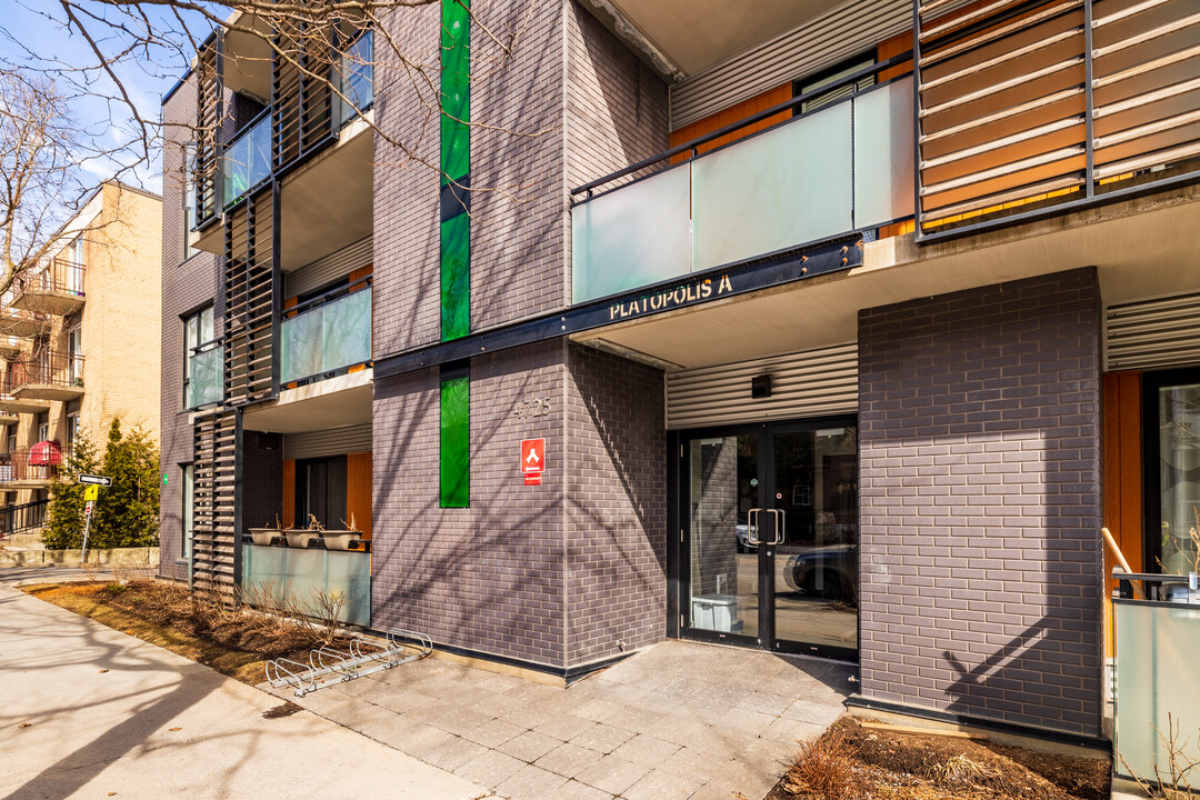 Platopolis A in Montréal, QC - Building Photo