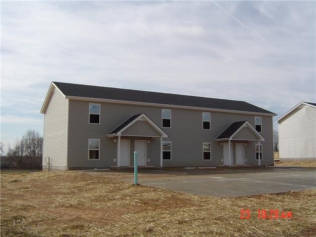 516 Patriot Park Ct in Clarksville, TN - Foto de edificio