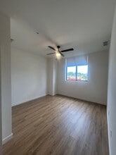 950 E 27th St, Unit B1 in Hialeah, FL - Building Photo - Building Photo