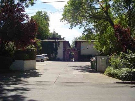 835 W 4th Ave in Chico, CA - Building Photo - Building Photo