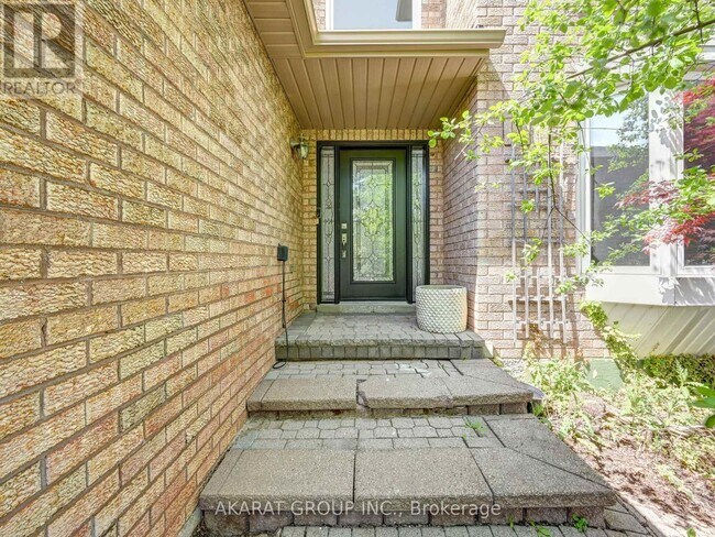 1181 Glenashton Dr in Oakville, ON - Building Photo - Building Photo