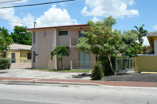 1435 SW 6th St in Miami, FL - Building Photo - Building Photo