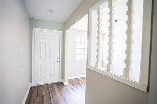 7130 Heath St in Houston, TX - Building Photo