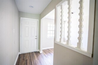 7130 Heath St in Houston, TX - Building Photo - Building Photo