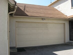 25127-25129 Oak St in Lomita, CA - Foto de edificio - Building Photo