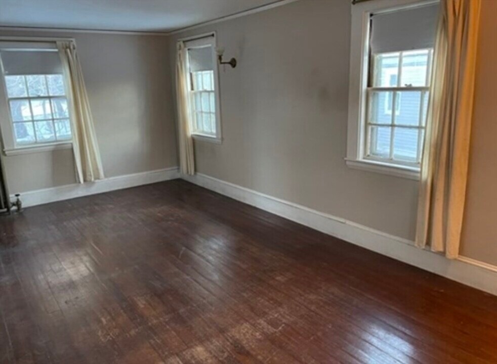 232 Brookline St in Newton, MA - Building Photo
