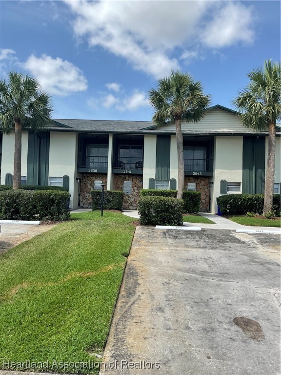 property at 3641 Edgewater Dr