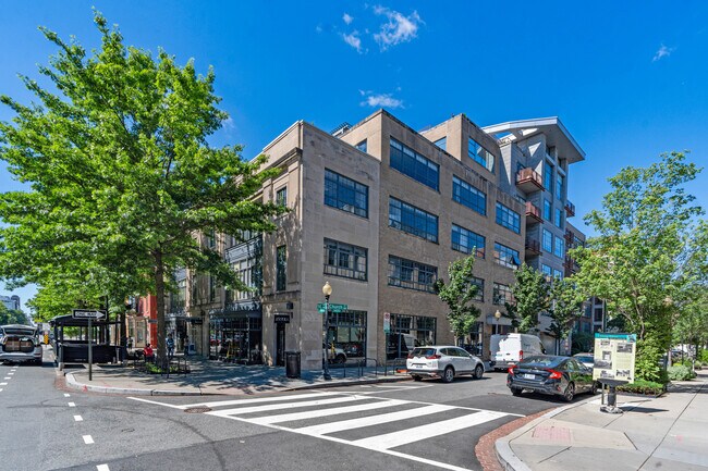 1400 Church St NW in Washington, DC - Foto de edificio - Building Photo