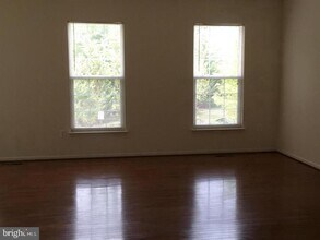 4919 Chaste Tree Pl in Woodbridge, VA - Foto de edificio - Building Photo