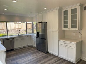 32023 Wallington Ct in Westlake Village, CA - Building Photo - Building Photo