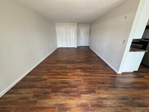 1138 S Corning St, Unit 7 in Los Angeles, CA - Building Photo - Building Photo