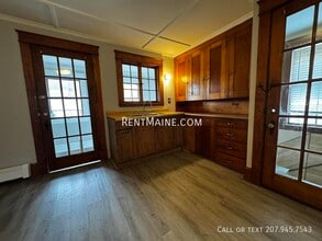 33 Summer St in Waterville, ME - Foto de edificio - Building Photo