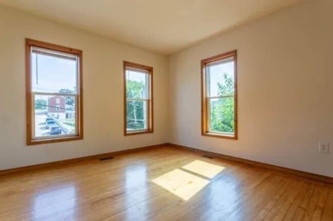 945 Spruce St in Dubuque, IA - Building Photo - Building Photo