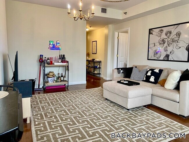 636 Beacon St