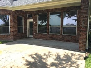 10730 Sea Myrtle Dr in Houston, TX - Building Photo - Building Photo