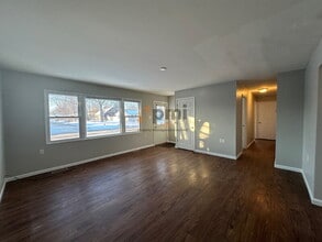 333 Midway Dr in Valparaiso, IN - Building Photo - Building Photo