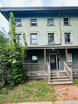 78 Garden St, Unit B in Poughkeepsie, NY - Building Photo