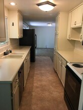 371 Ivanhoe Ave in Eugene, OR - Building Photo - Building Photo