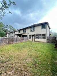 1734 Parkside Shrs Ln in Crosby, TX - Foto de edificio - Building Photo