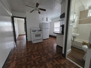 20 Pendleton St in Cranston, RI - Building Photo - Building Photo