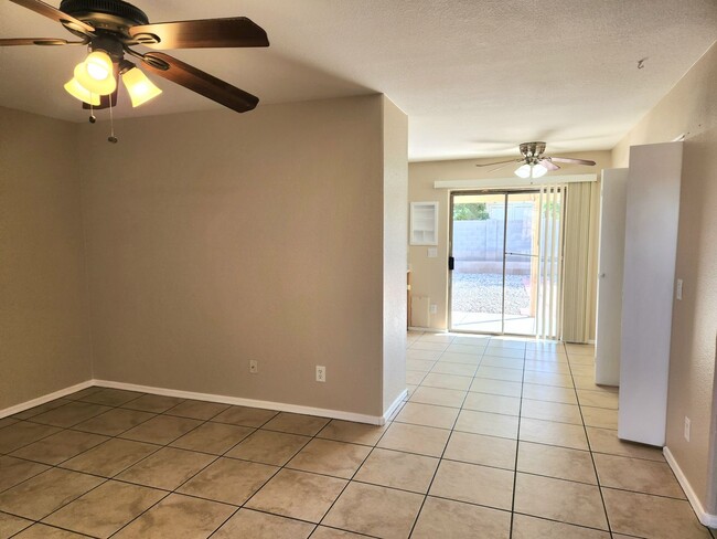 8425 W Monterey Way in Phoenix, AZ - Building Photo - Building Photo