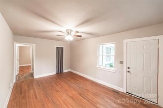2730 Holt St in Charlotte, NC - Building Photo - Building Photo