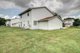 2517 Leeper Dr in Champaign, IL - Building Photo - Building Photo