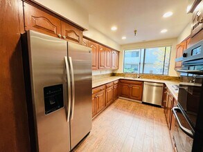 324 N Palm Dr in Beverly Hills, CA - Building Photo - Building Photo