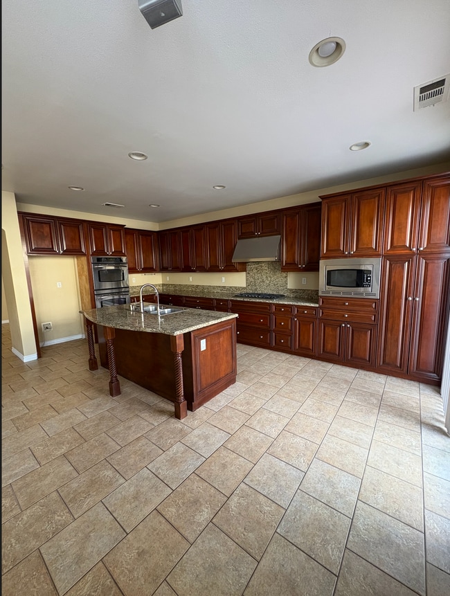 3833 East Park in Camarillo, CA - Building Photo - Building Photo