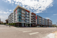 Broadway Chapter in Fort Worth, TX - Foto de edificio - Building Photo