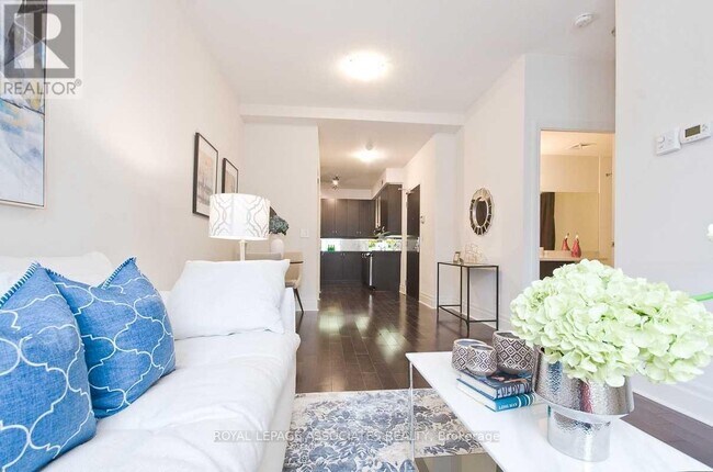 39 Upper Duke Crescent in Markham, ON - Building Photo - Building Photo