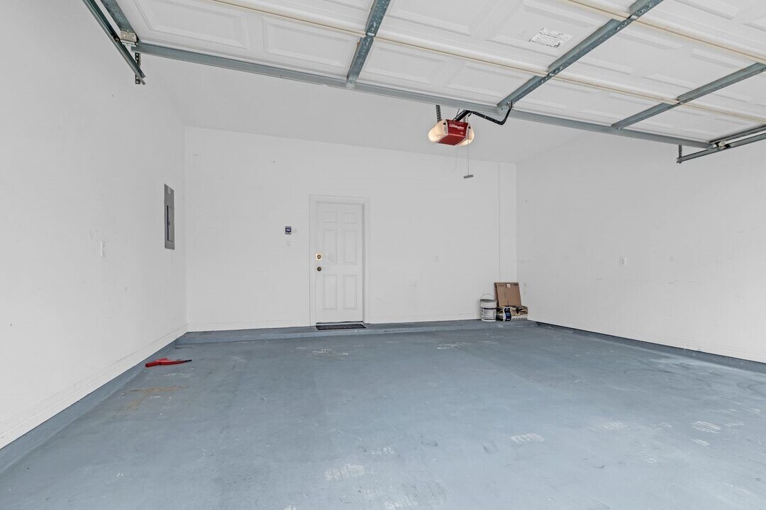 13527 Brookbluff Ln in Houston, TX - Building Photo