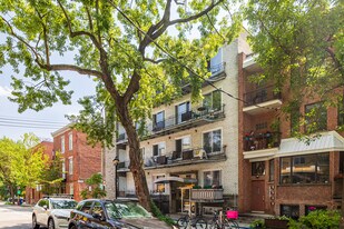 4220 De Brébeuf Rue in Montréal, QC - Building Photo