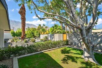 565 W Yorba Rd in Palm Springs, CA - Building Photo - Building Photo