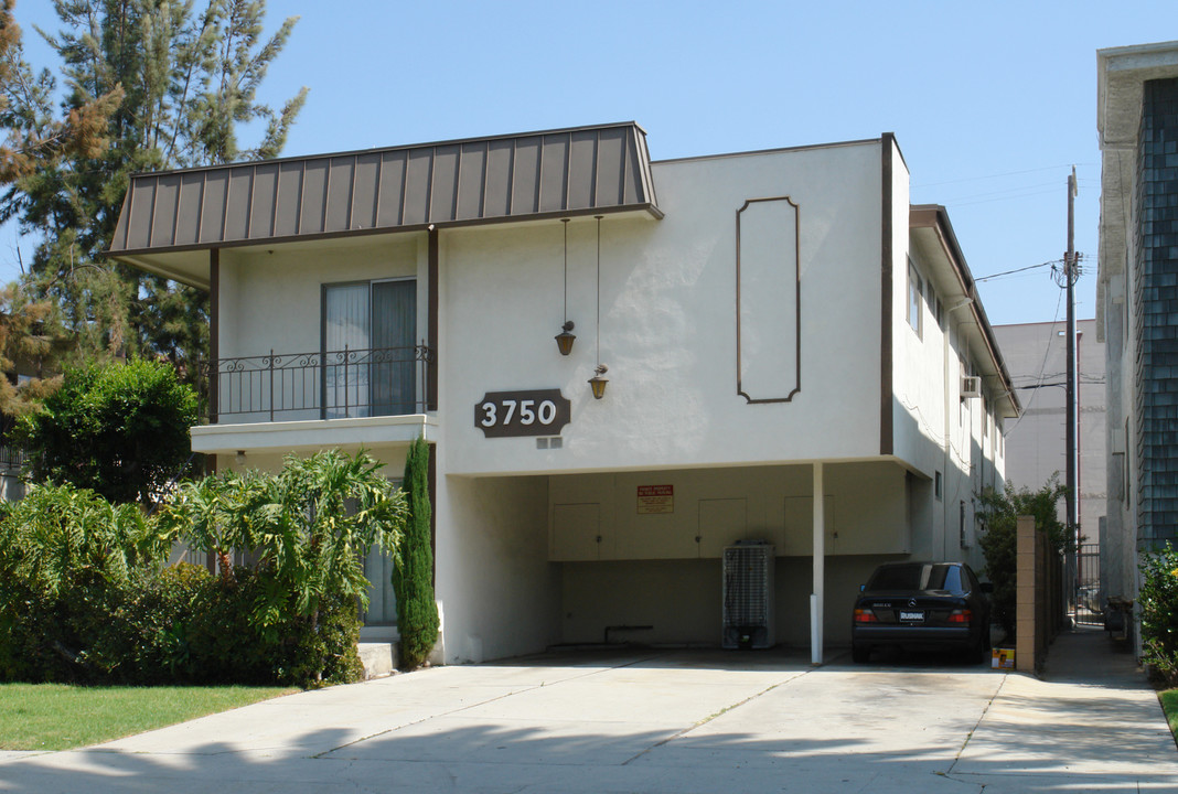 3750 S Canfield Ave in Los Angeles, CA - Building Photo